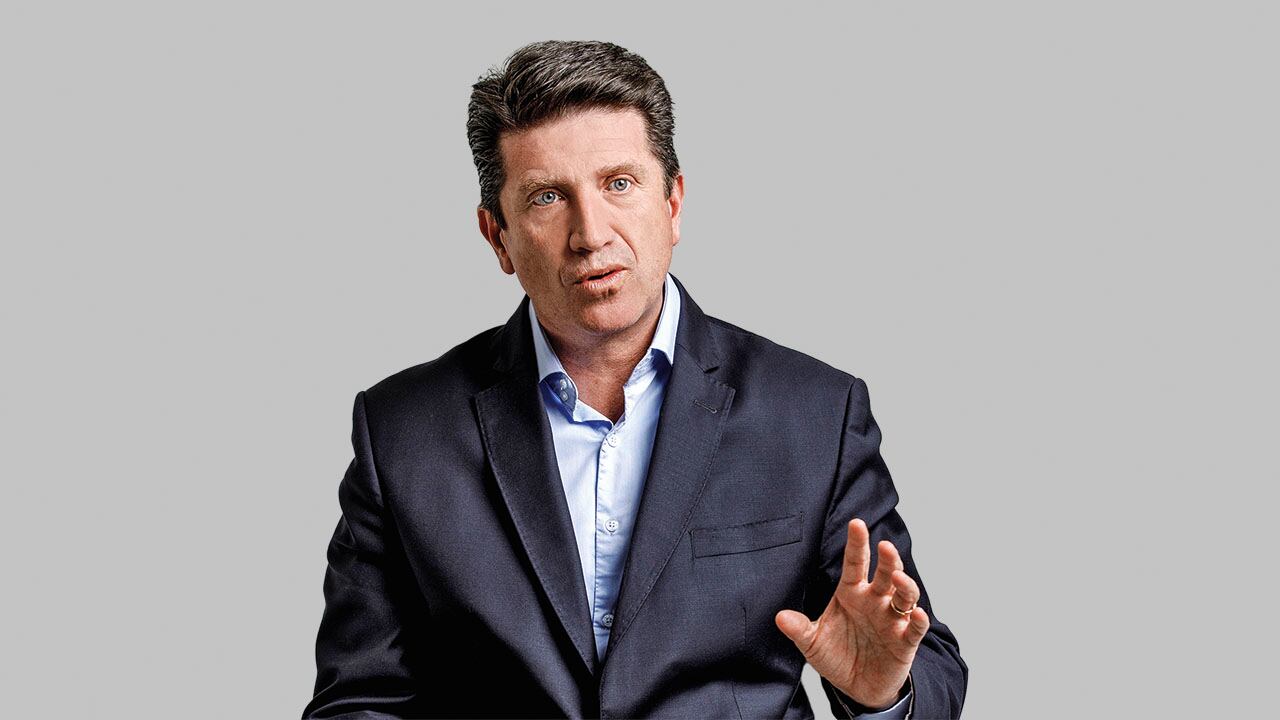 El exministro de Defensa Diego Molano aseguró que el Gobierno Petro busca debilitar a la fuerza pública.