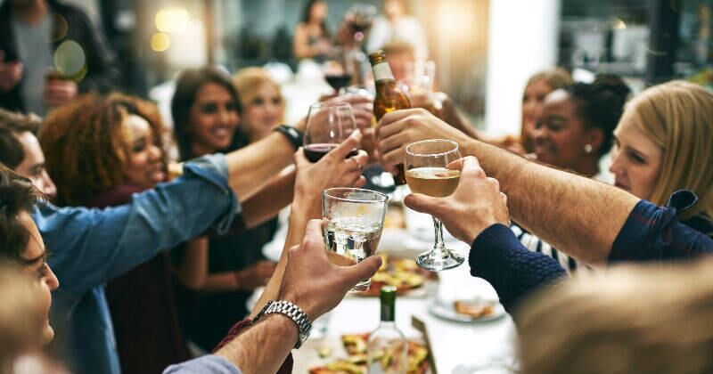 Tras la pandemia creció la demanda por servicios de restaurantes. Istock