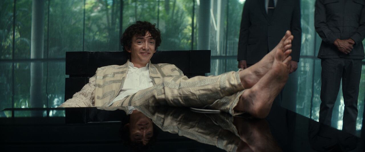 Samuel Blenkin es el joven billonario Boy Kavalier.