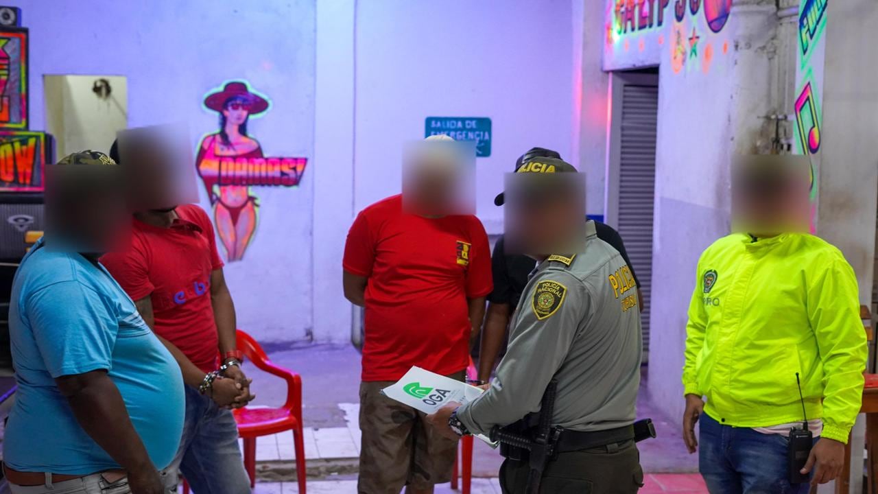 Policía en medio de los operativos contra la explotación sexual en Bolívar.