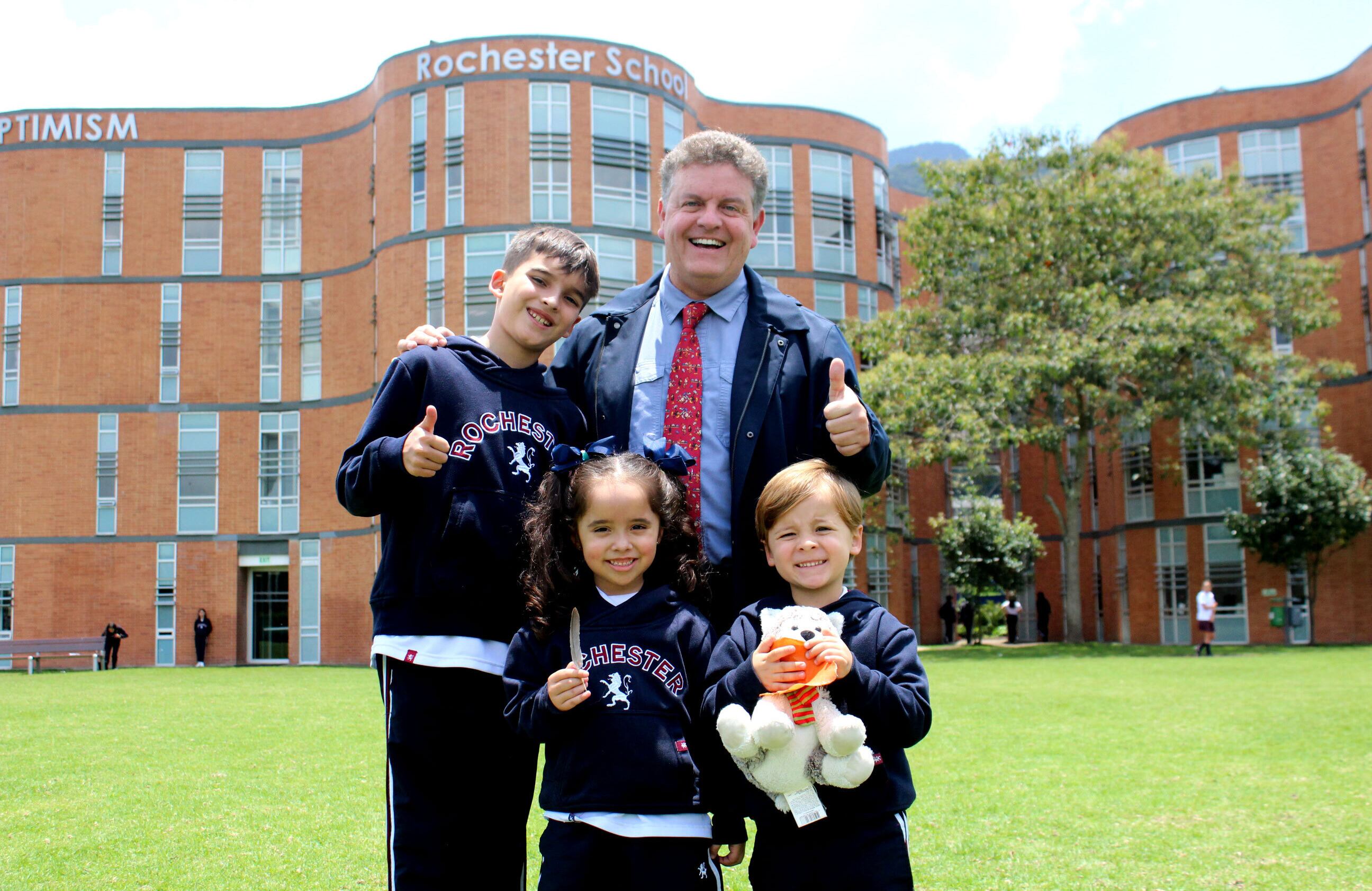 Juan Pablo Aljure, presidente de la junta directiva del Colegio Rochester, asegura que educan en un ambiente que tiene como principio la amabilidad y la cortesía.