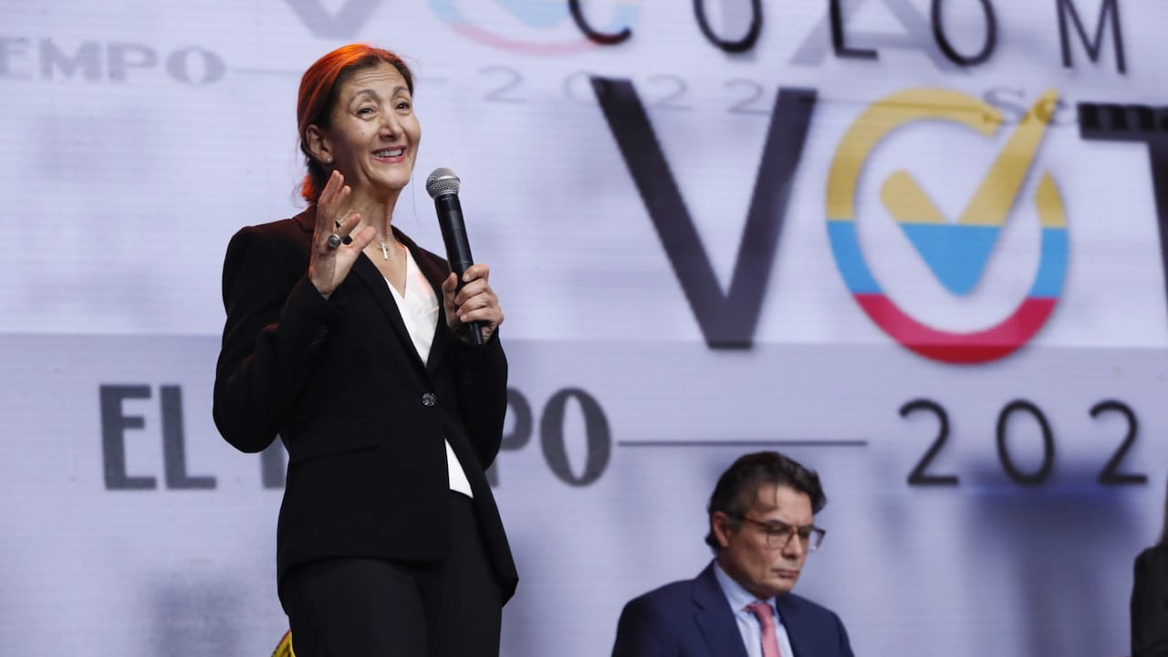 Gran Foro Colombia 2022
Cara a cara precandidatos presidenciales
Club el Nogal
Sergio Fajardo
Gustavo Petro
Ingrid Betancourt
Francia Márquez
Alejandro Gaviria
Rodolfo Hernández
Federico Gutiérrez
Camilo Romero
Óscar Iván Zuluaga
Juan Manuel Galán
Vicky Davila
Andrés Mompotes
Foto Guillermo Torres