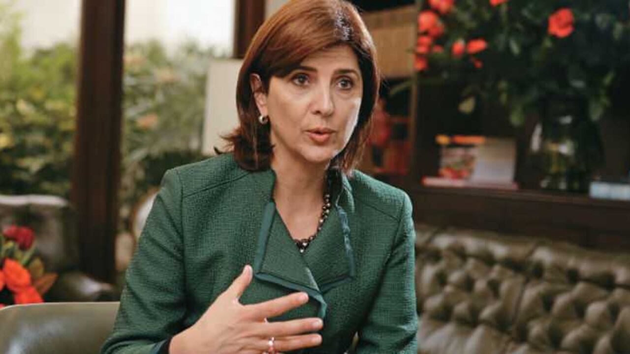 María Ángela Holguin.