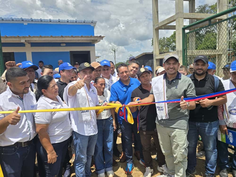 Inauguración del acueducto de Las Damas, Guaviare.