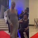 La mujer modeló durante un velorio en Nueva York