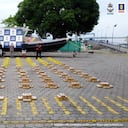 Tres ecuatorianos pretendían sacar por el Pacífico colombiano más de una tonelada de cocaína envuelta en papel celofán