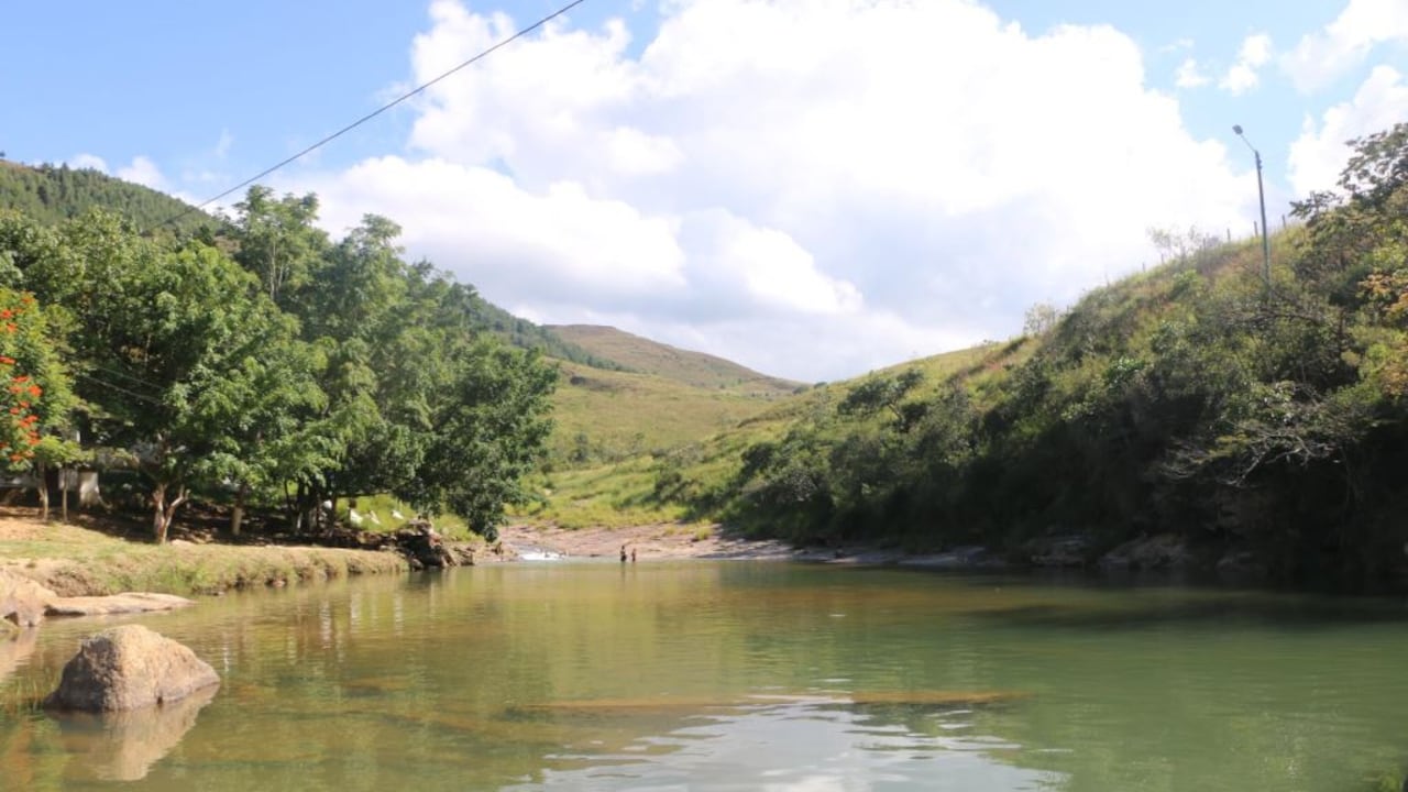 Este destino está rodeado de diversas fuentes hídricas y bellos paisajes naturales.