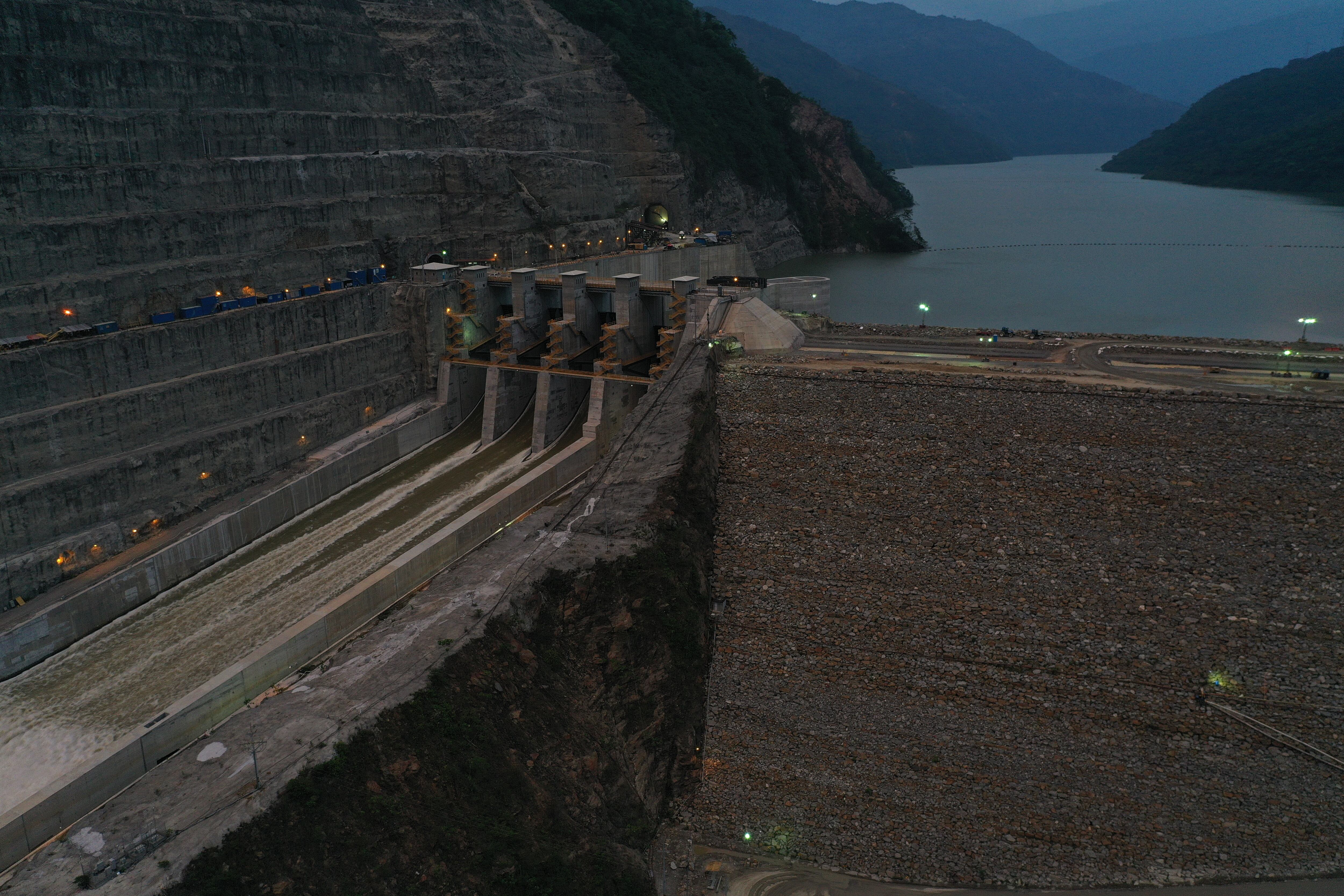 HIDROITUANGO
FOTO: ESTEBAN VEGA LA-ROTTA
REVISTA SEMANA