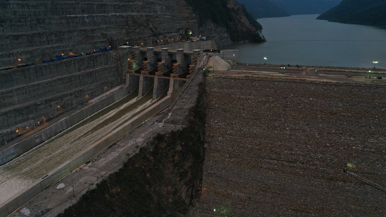 HIDROITUANGO
FOTO: ESTEBAN VEGA LA-ROTTA
REVISTA SEMANA