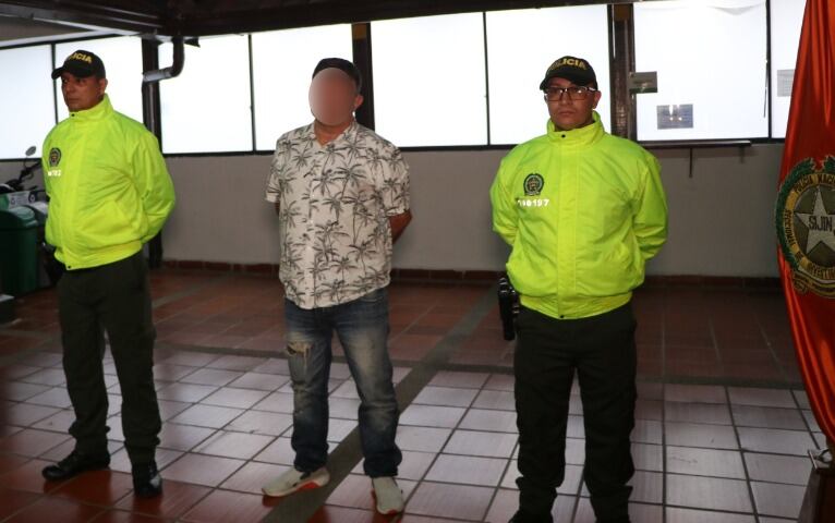 Este hombre habría logrado robar cerca de 80 millones de pesos.