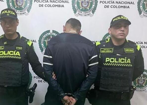 El sujeto capturado tras el ataque a cuchillo en el barrio Modelia.