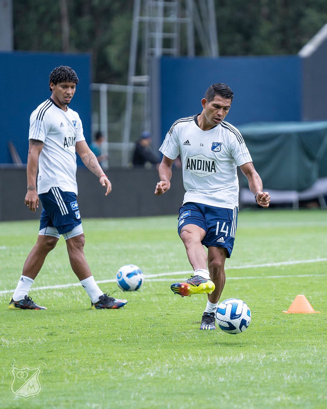 Silva durante uno de los entrenamientos de Millonarios en Ecuador
