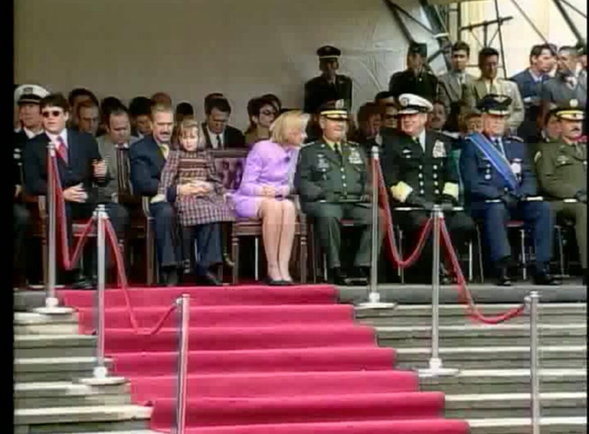 Andrés Pastrana desfile militar 20 de julio