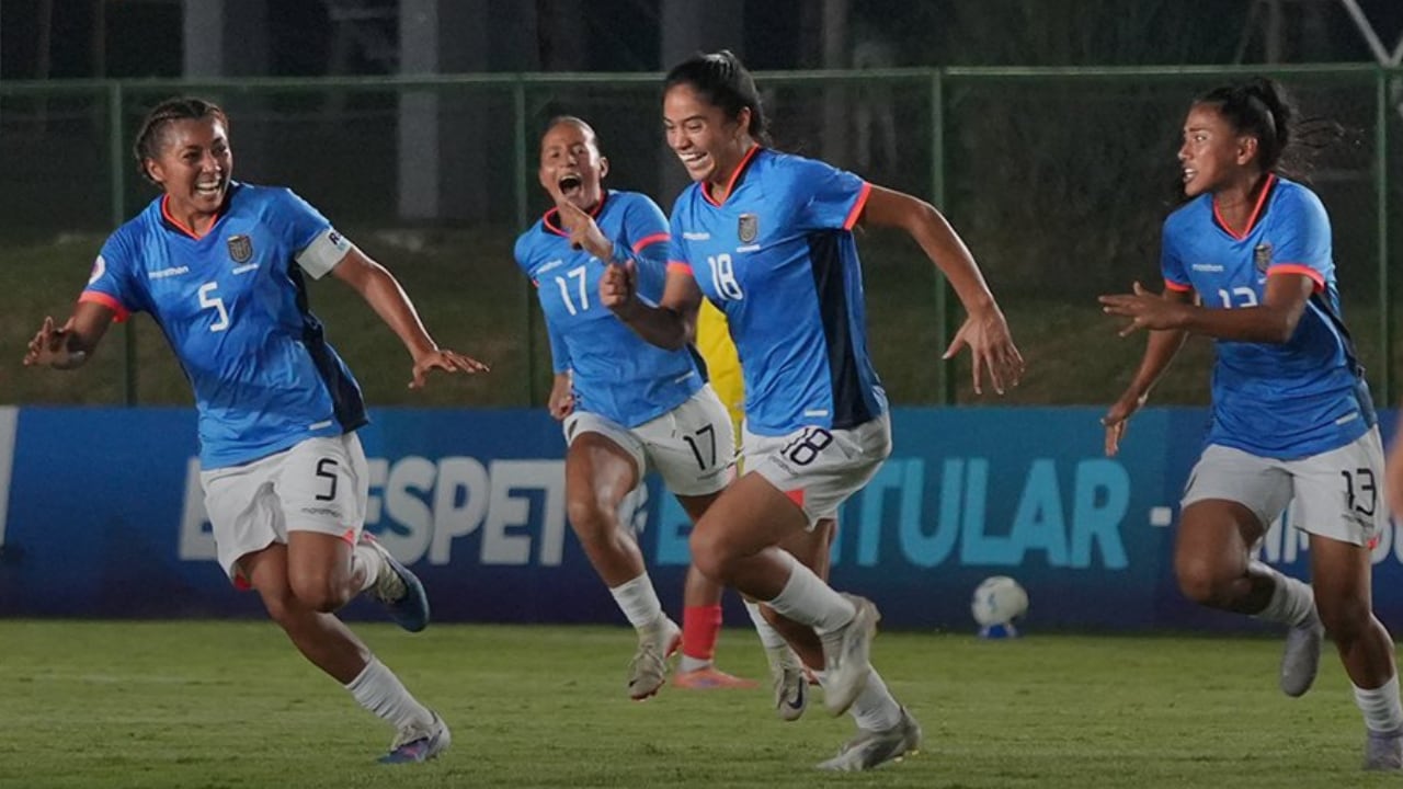 Ecuador celebra su triunfo sobre Colombia en el Sudamericano Femenino Sub-20.