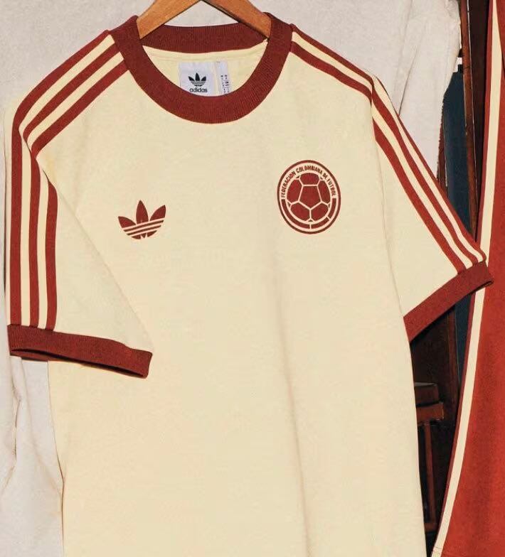Camiseta retro de la Selección Colombia