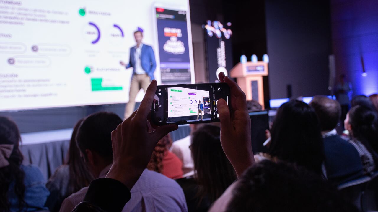El próximo 25 de septiembre, en el HALL 74 de Bogotá, se llevará a cabo el IAB Tech 2024, un evento que reunirá a los principales expertos en tecnologías Martech y Adtech.