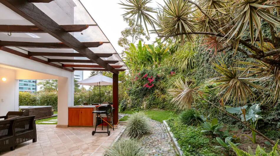 En el apartamento ya había sido capturada una persona.