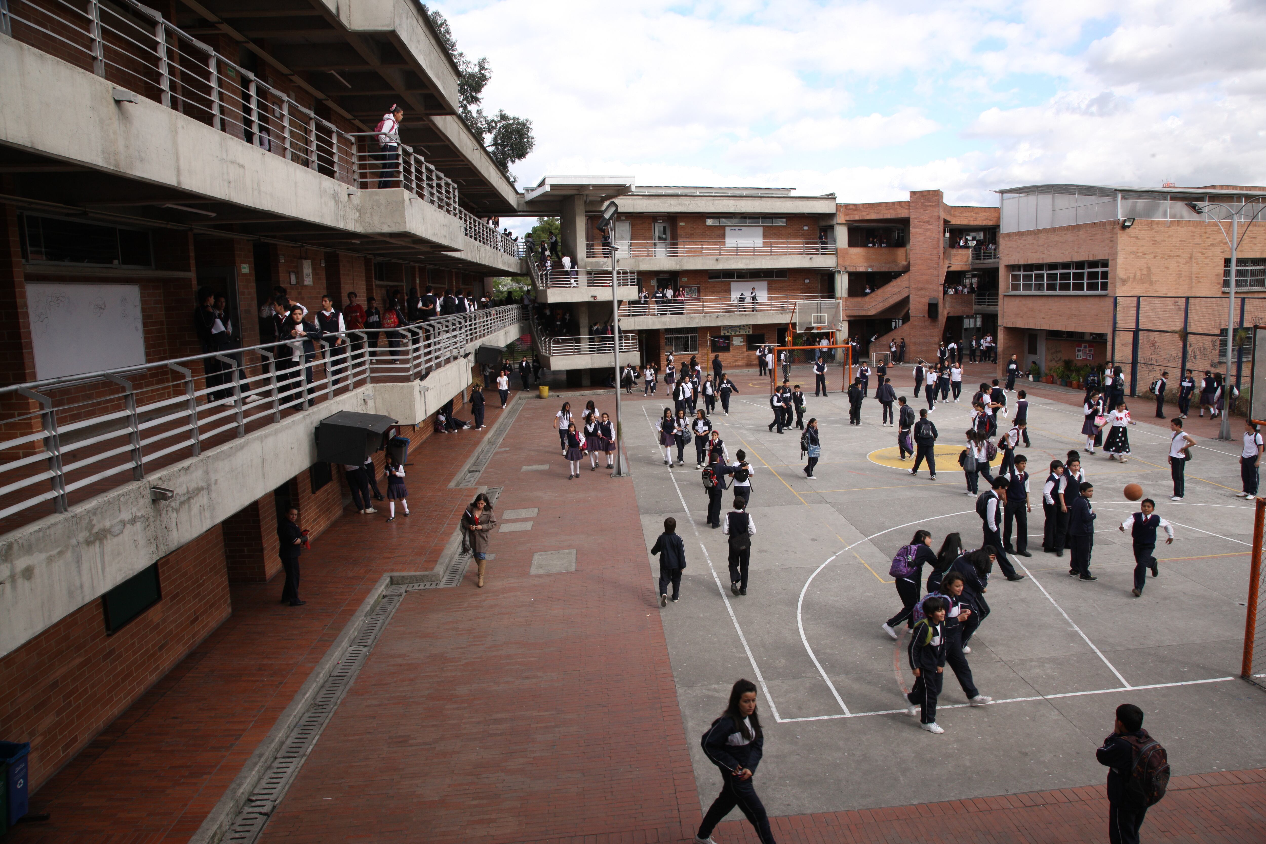 Estudiantes colegio distrital