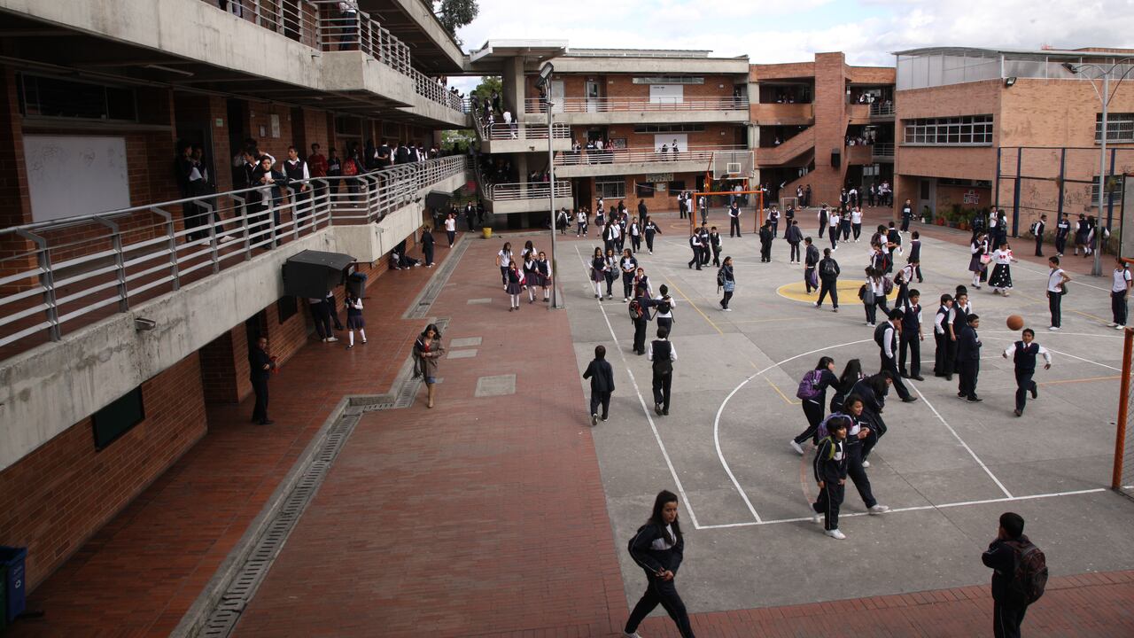 Estudiantes de colegios distritales.