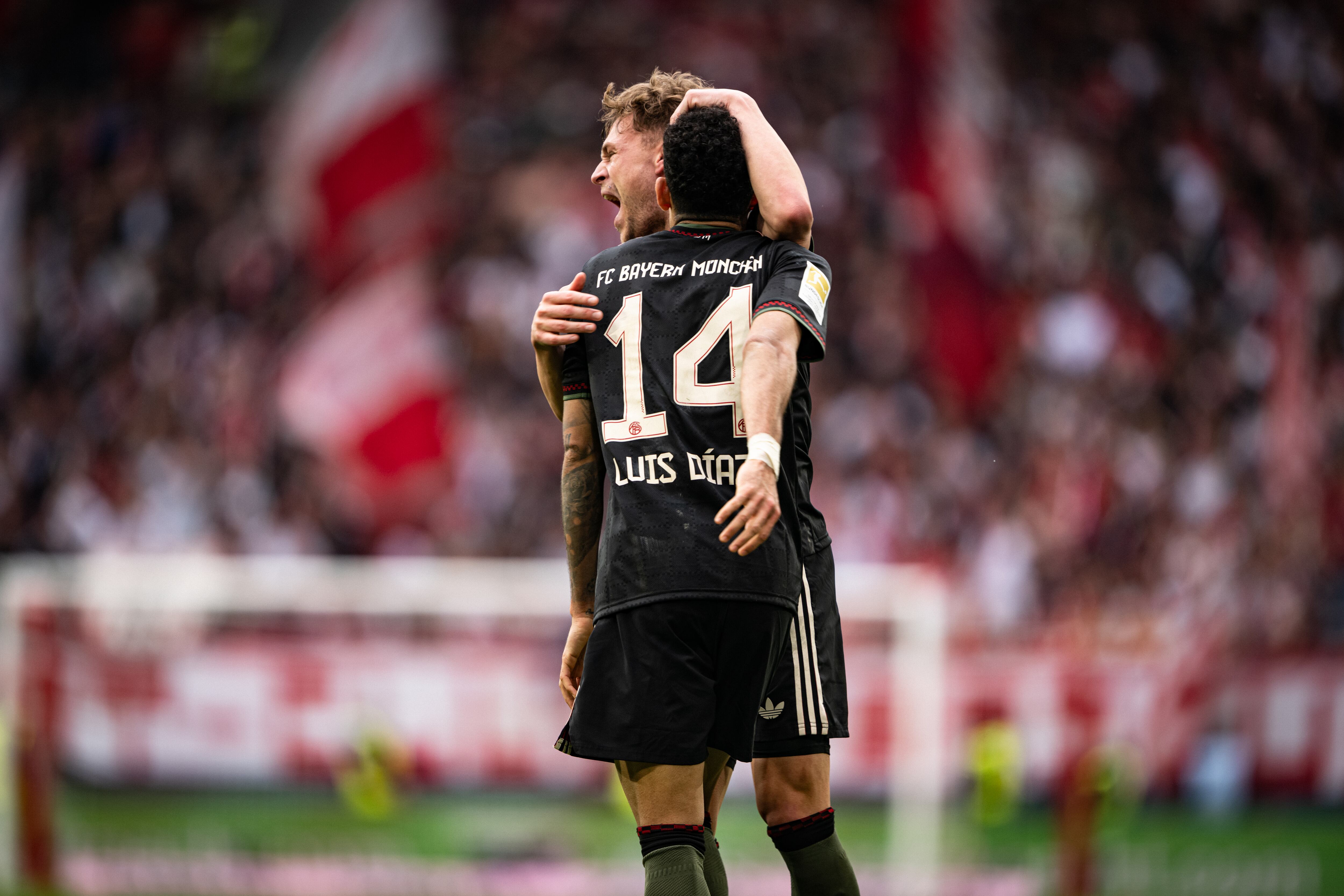 Bayern Múnich celebrando la remontada ante Friburgo por Bundesliga.