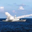 En el mar Meridional de China, Estados Unidos y el país asiático más se muestran los dientes. En la foto, la fragata Yuncheng lanza un misil antibuque en unos ejercicios cerca de las islas Hainan y Xisha.