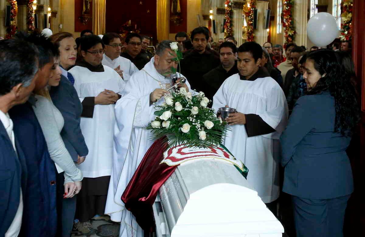 "Oramos por Colombia para que no se siga repitiendo esta violencia", aseguró el sacerdote.  Foto: Foto: Daniel Reina