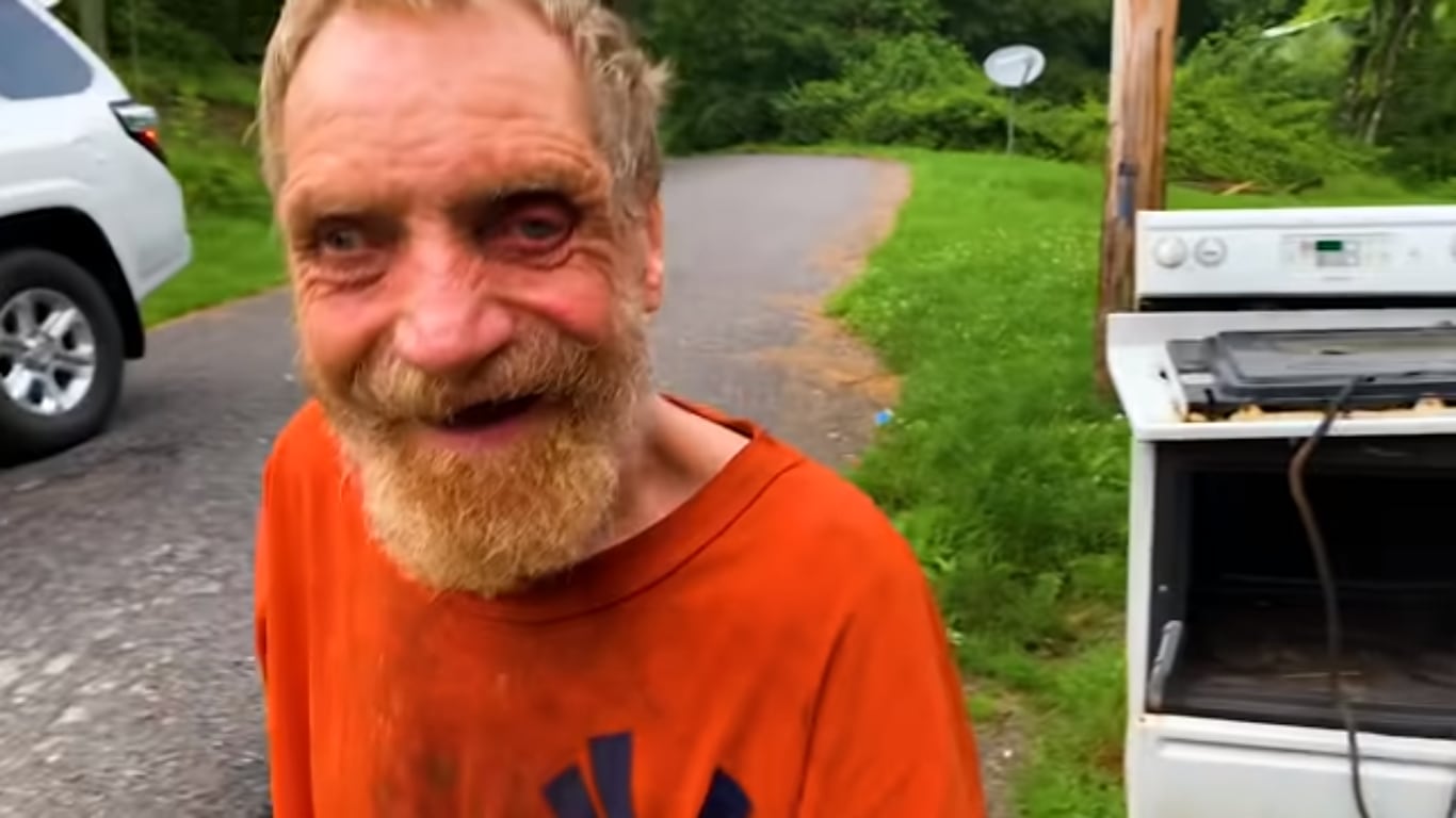 Ray Whittaker - hijo de padres que hicieron incesto