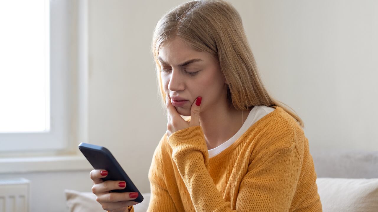 El SIM Swapping, también conocido como “duplicado de SIM”, es una técnica de fraude que consiste en duplicar de manera ilegal la tarjeta SIM de su móvil.