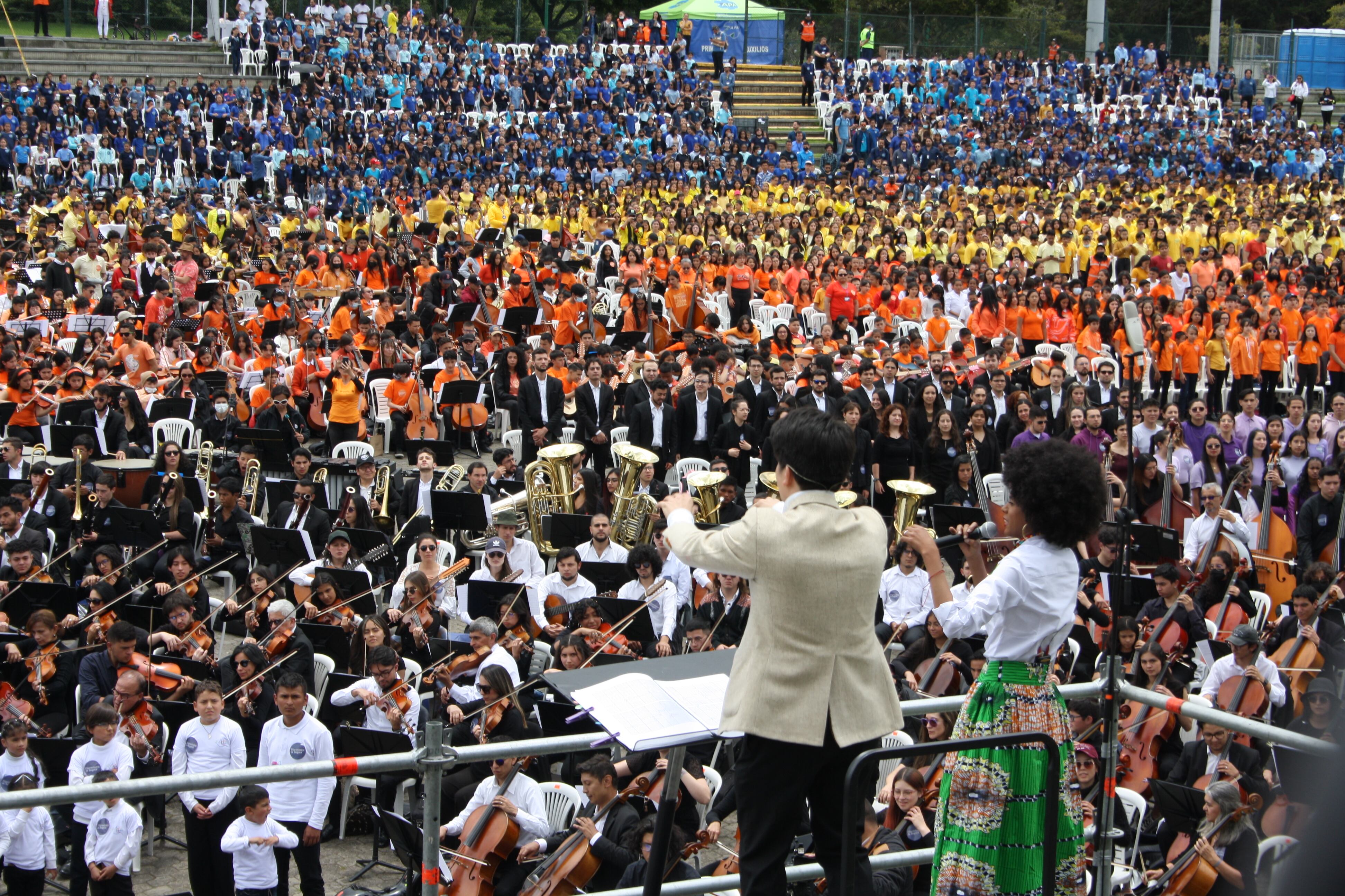 Diana Pereira fue la artista invitada para cantar Latinoamérica.