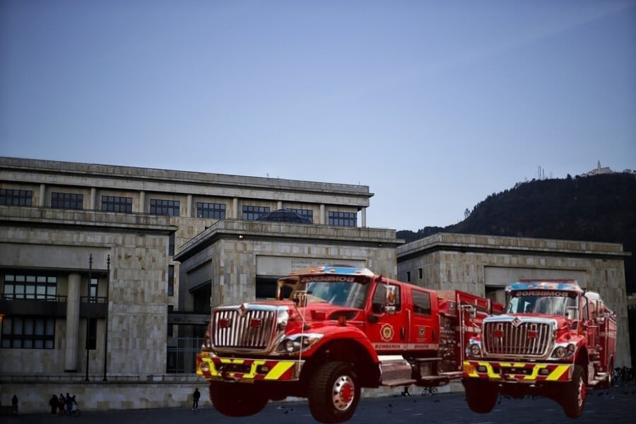 Bomberos en el Palacio de Justicia