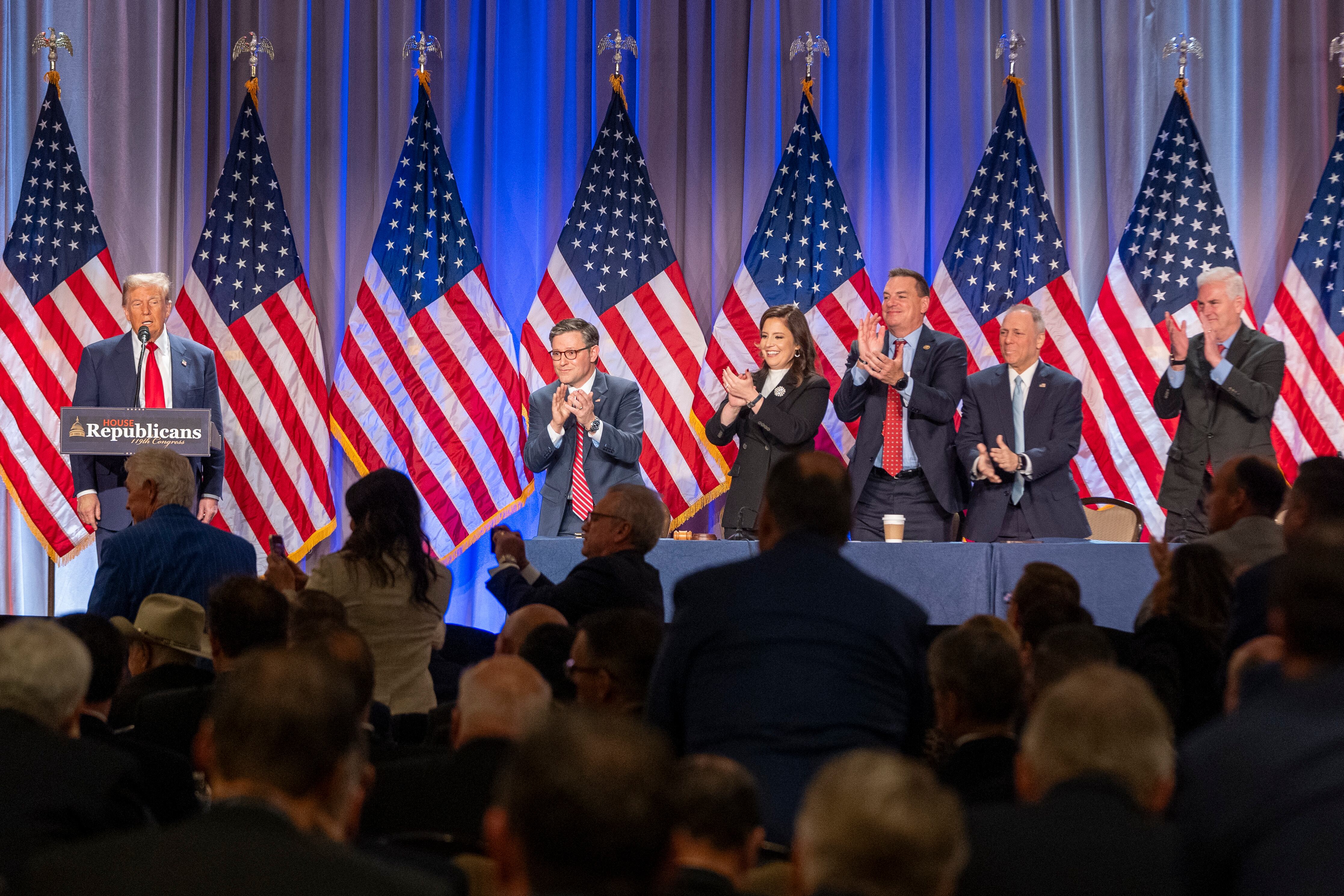 El presidente electo Donald Trump habla en la reunión de la conferencia republicana de la Cámara de Representantes, el miércoles 13 de noviembre de 2024, en Washington.