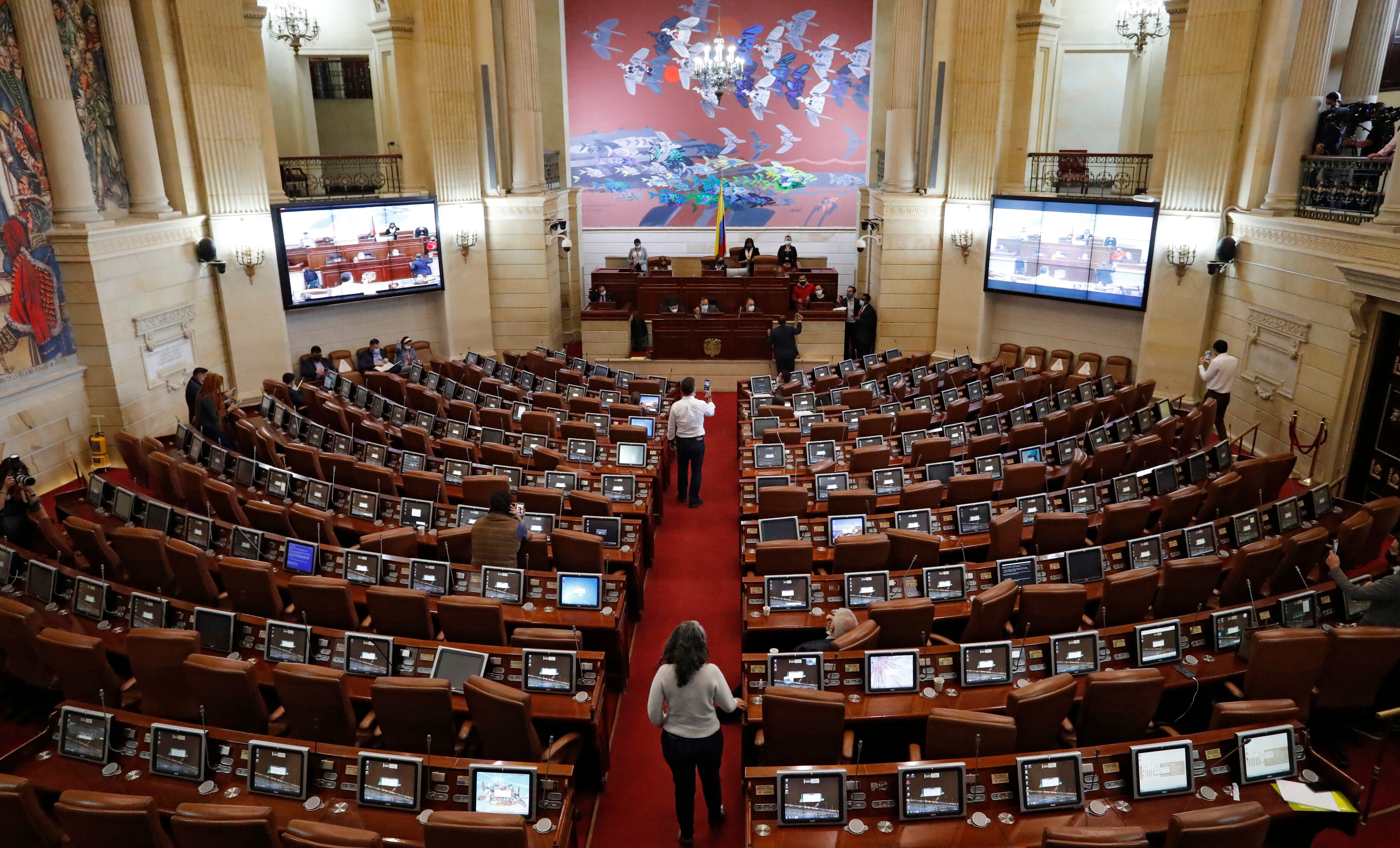 Panoramica votacion de la moción de censura en contra de la ministra MinTic Karen Abudinen en la Cámara de Representantes.
Bogota sep 10 del 2021
Foto Guillermo Torres Reina / Semana