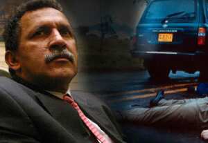 El ex congresista del Caquetá Luis Fernando Almario, enfrenta al mismo tiempo investigaciones por alianzas con la guerrilla y con los paramilitares. En el primer caso se le acusa de instigar la masacre de los Turbay Cote, para sacarlos de su camino político