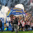 Junior celebra su estrella número 12