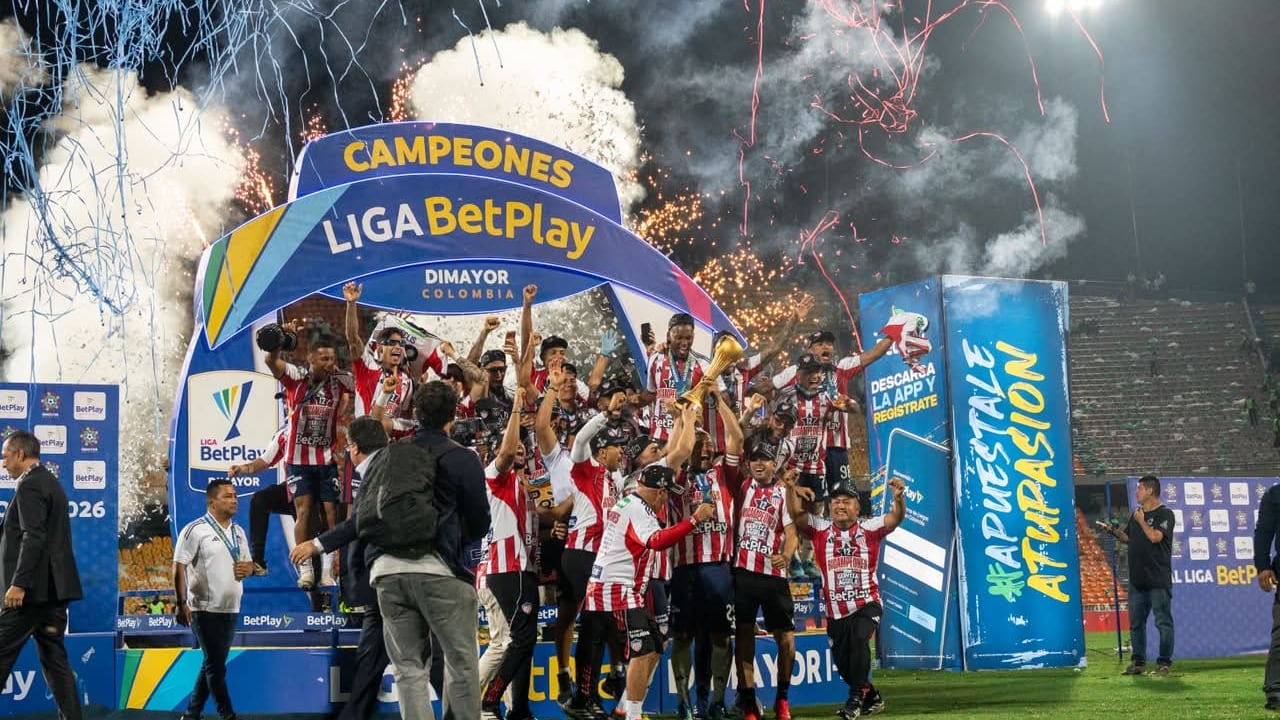 Junior celebra su estrella número 12