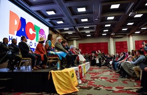 Este proceso integró el Polo Democrático, Progresistas, Colombia Humana, Partido Comunista y Unión Patriótica, junto con movimientos campesinos e indígenas, marcando la oficialización de una coalición que se presenta bajo las banderas de la política popular y de izquierda.