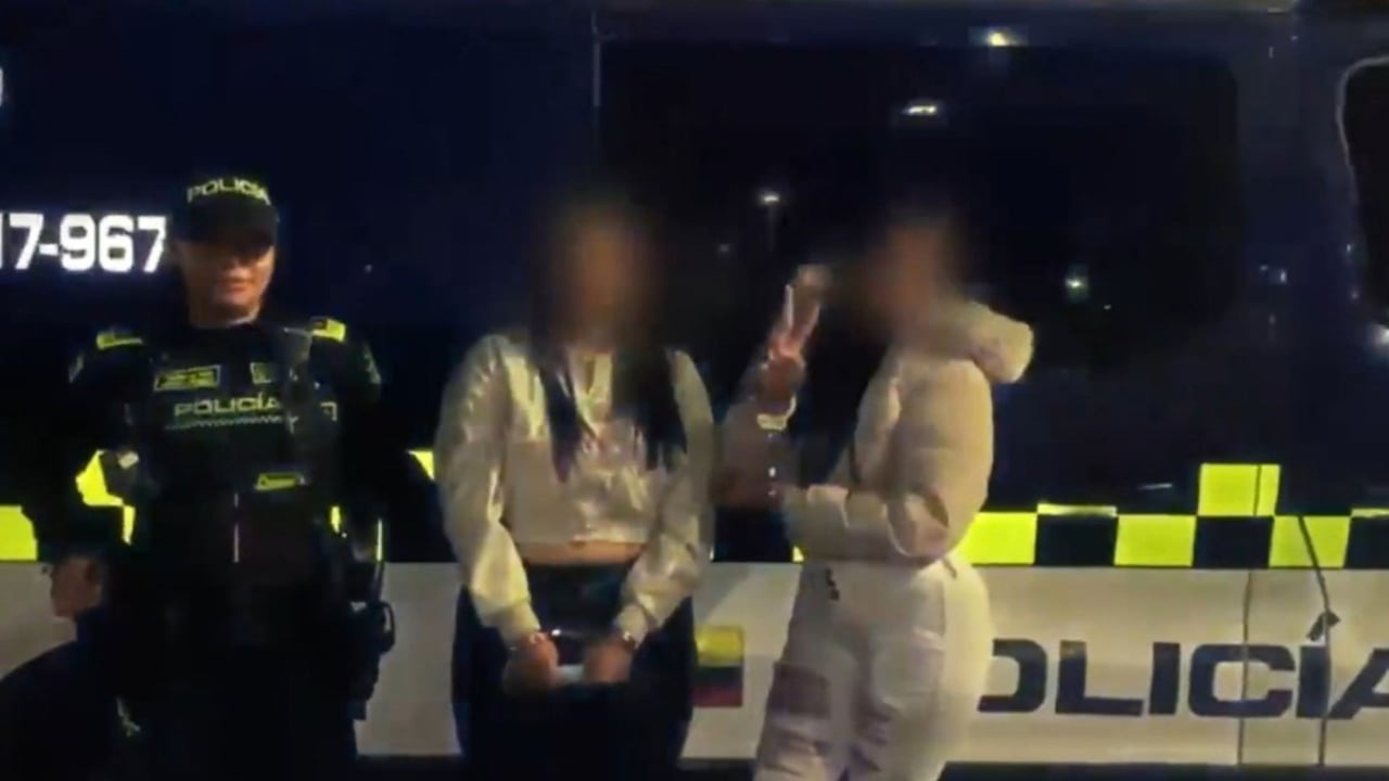 Policía captura a dos mujeres tras agresión en TransMilenio.