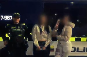 Policía captura a dos mujeres tras agresión en TransMilenio.
