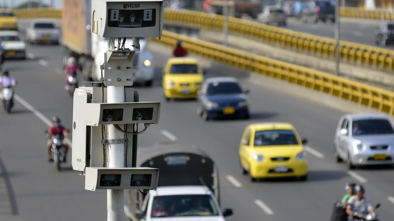 Aunque para muchos es una mala noticia que vuelvan las fotomultas, los operadores del sistema argumentaron que es un sistema que permite controlar la velocidad y ayuda a disminuir accidentes.
