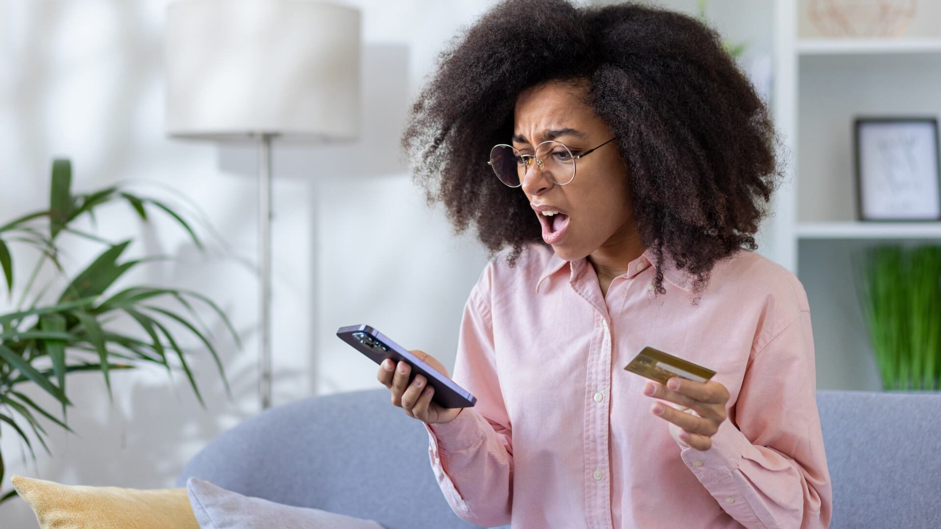 Para realizar una transferencia bancaria electrónica, generalmente se sigue un proceso sencillo pero detallado.