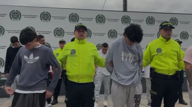 Policía presenta a presuntos integrantes de El Mesa.