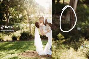 Imagen de la supuesta aparición de una pequeña durante la boda de sus padres.