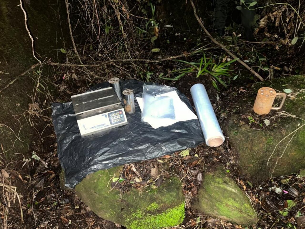 Gramera ubicada en uno de los laboratorios donde había materia prima para la producción de heroína.