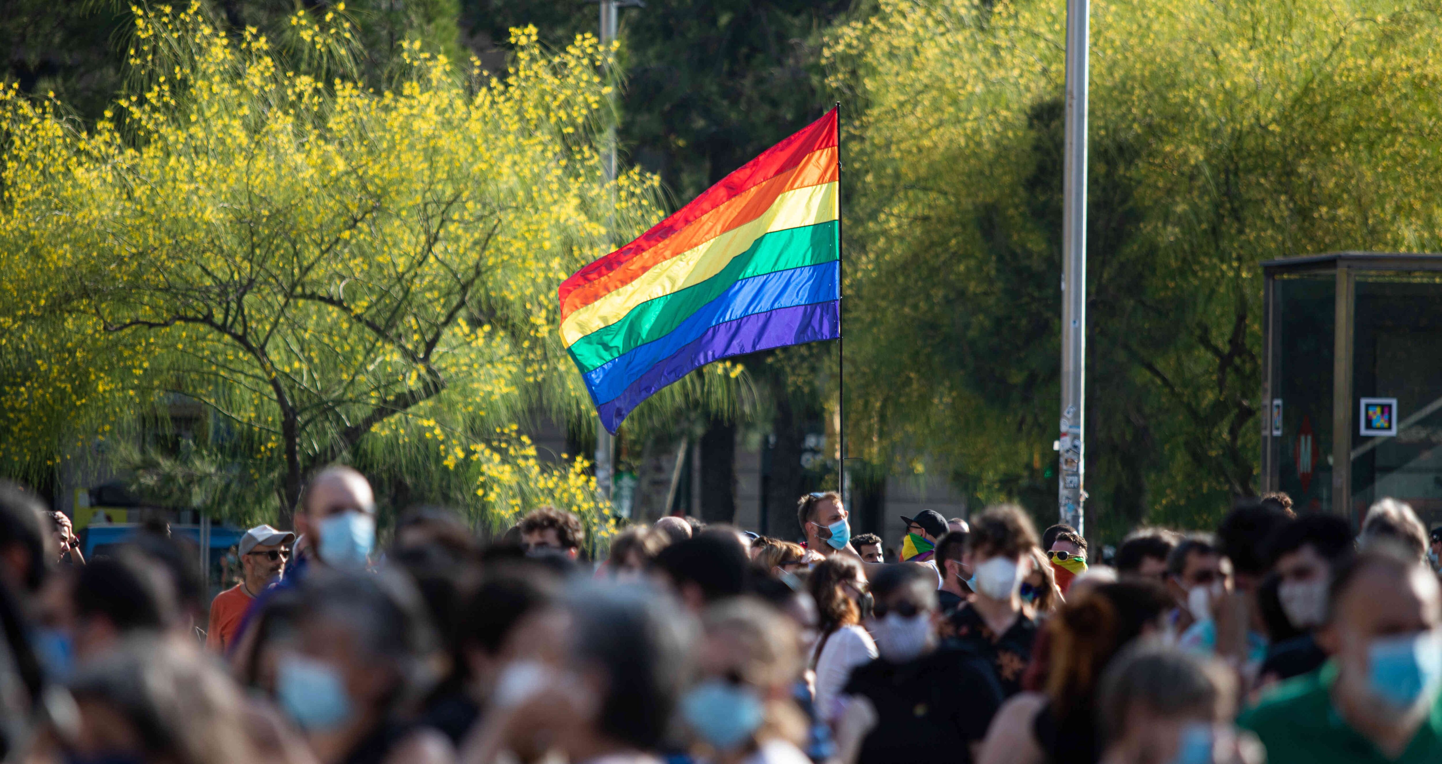 Polonia prohibirá la adopción de niños a parejas gay y también padres solteros homosexuales