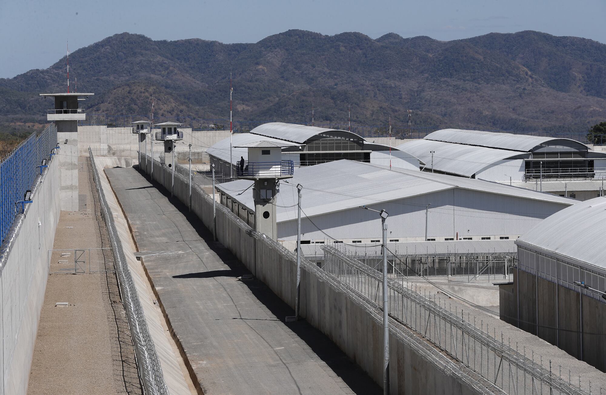 Centro de Confinamiento del Terrorismo" (CECOT)