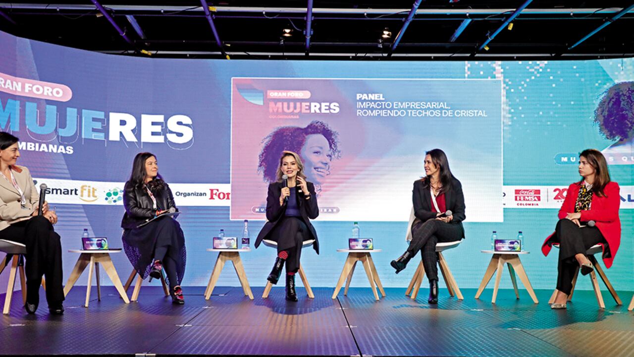 María Jimena Escandón, socia de Escandón Abogados y Orza; María Andrea Trujillo, directora del CEGC del CESA; Johana Cerpa, vicepresidenta Legal y de Asuntos Corporativos de Coca-Cola FEMSA Colombia; Lynda Murillo, vicepresidenta de Talento Humano y Gestión Administrativa de TGI, y Adriana Mosri, directora de Recursos Humanos para Latinoamérica Norte en Kimberly-Clark.
