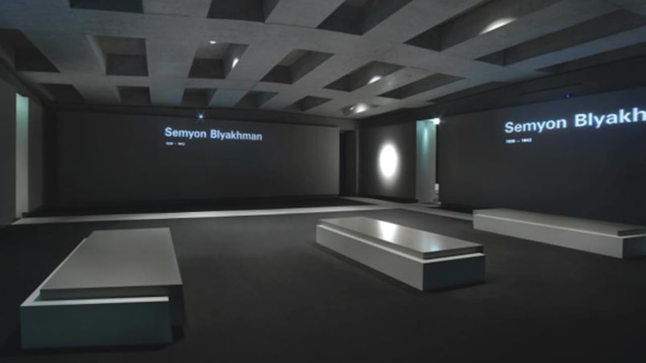 La Sala de los nombres, en el subterráneo del Monumento en memoria de los judíos asesinados de Europa, en Berlín (Alemania).
Foto suministrada por © Foundation Memorial © Stiftung Denkmal, Foto: Marko Priske