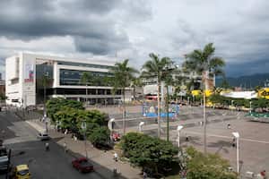 Plazoleta Ciudad Victoria_Pereira_fotos por_Juan Pablo Gutierrez_Revista Semana_oct 5 de 2010_