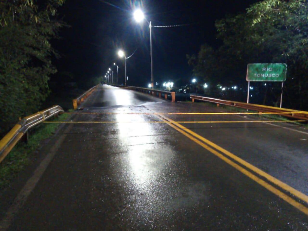 La emergencia se presentó en el kilómetro 72+900.