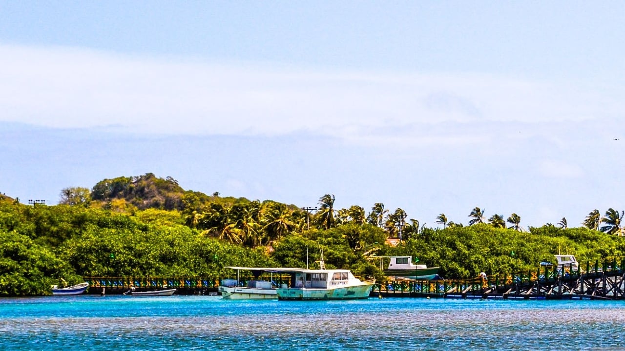 La isla ha permanecido cerrada a los turistas por cuenta de la destrucción que causó el huracán Iota en 2020